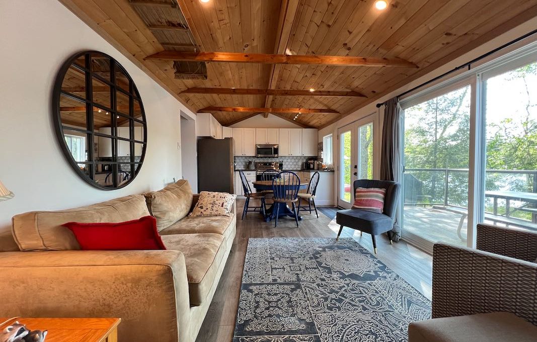 Family-Dream-Cottages-on-Mississagua-Lake-15
