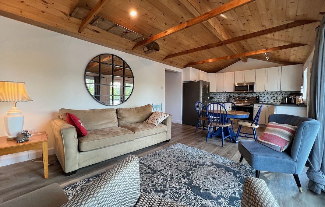 Family-Dream-Cottages-on-Mississagua-Lake-16
