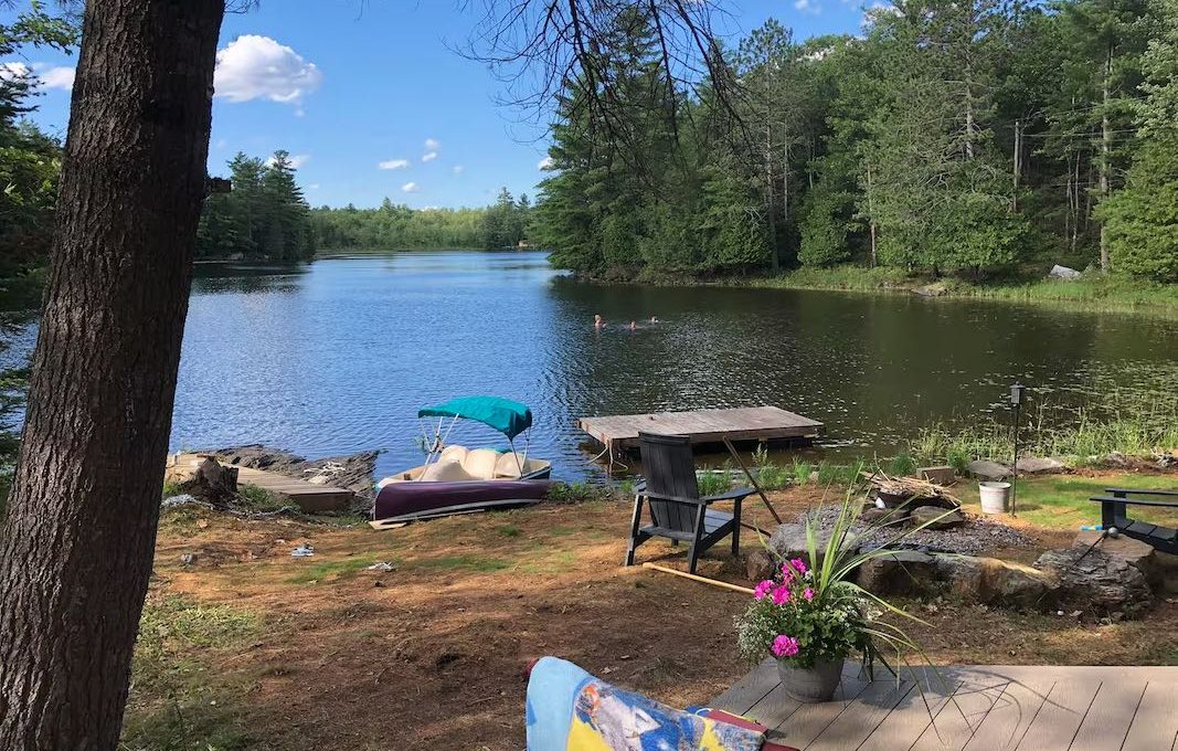 Family-Dream-Cottages-on-Mississagua-Lake-2
