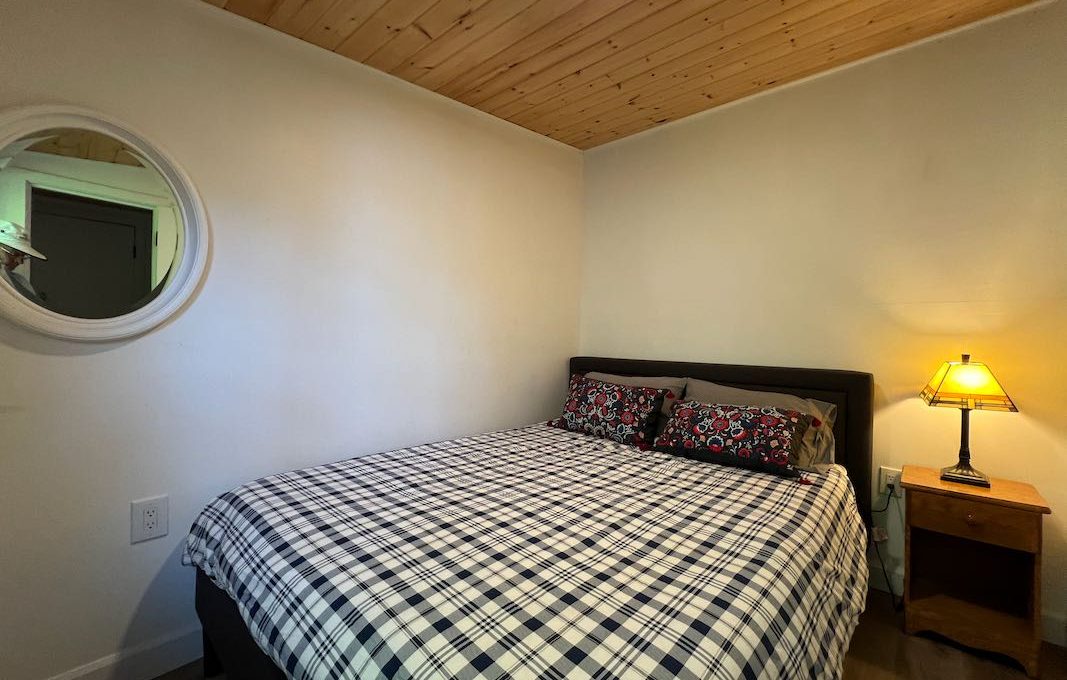 Family-Dream-Cottages-on-Mississagua-Lake-22