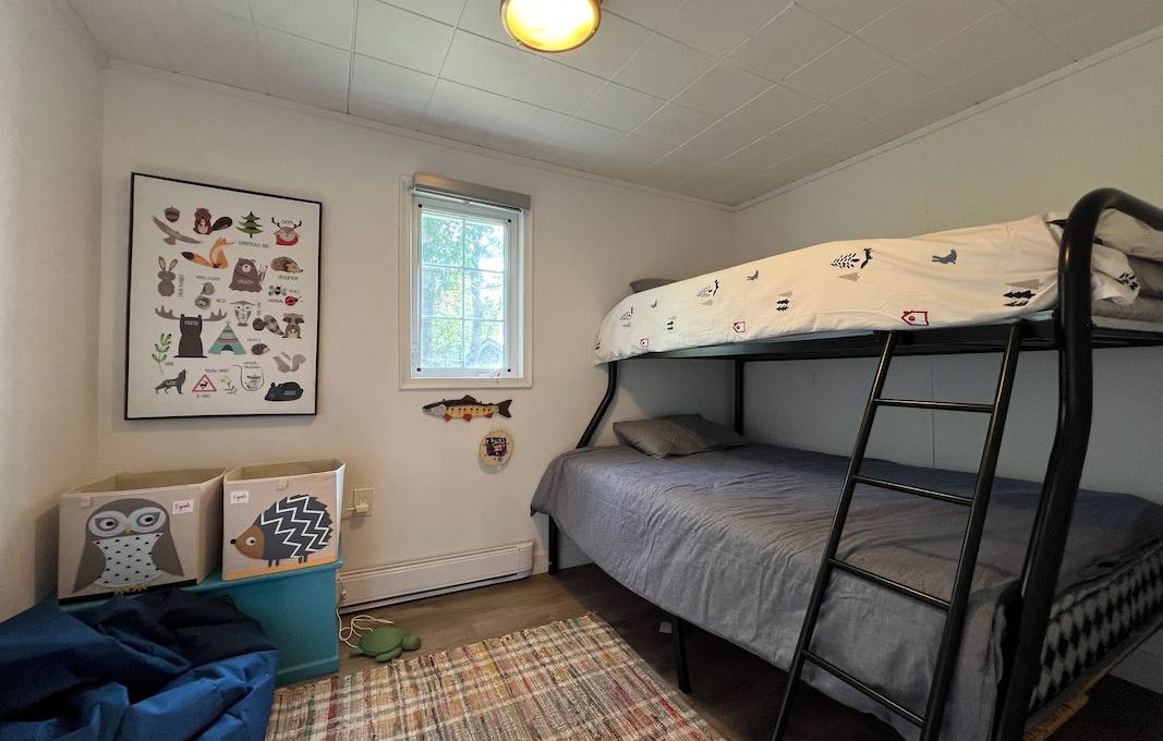 Family-Dream-Cottages-on-Mississagua-Lake-23
