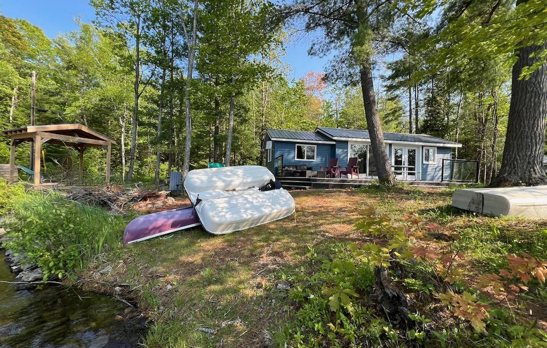 Family-Dream-Cottages-on-Mississagua-Lake-3