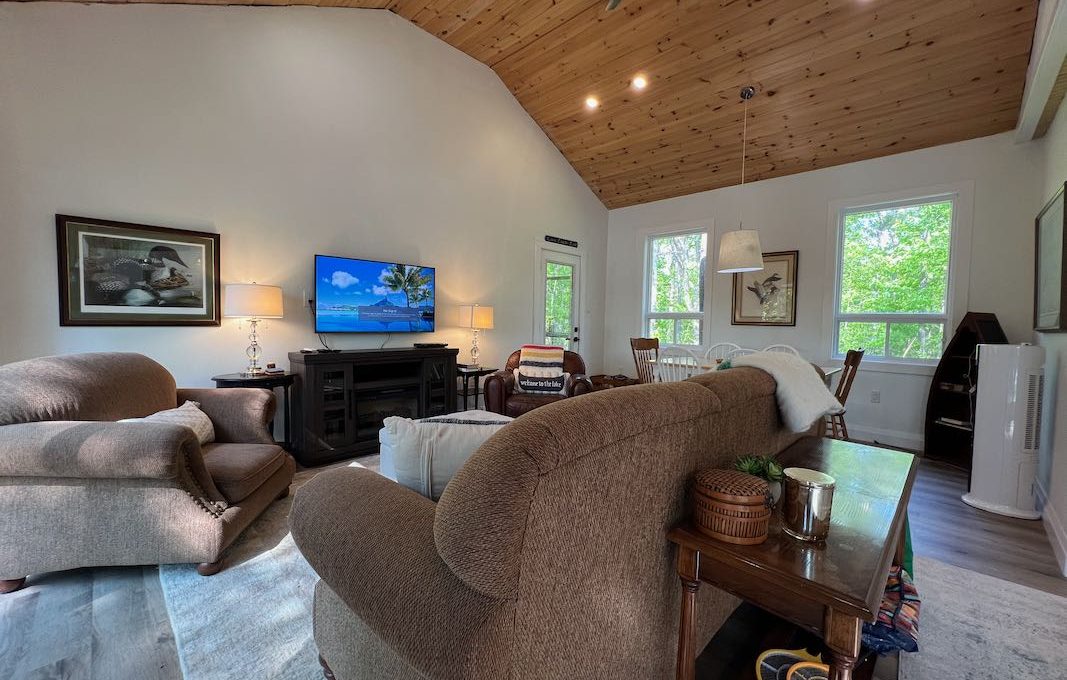 Family-Dream-Cottages-on-Mississagua-Lake-38