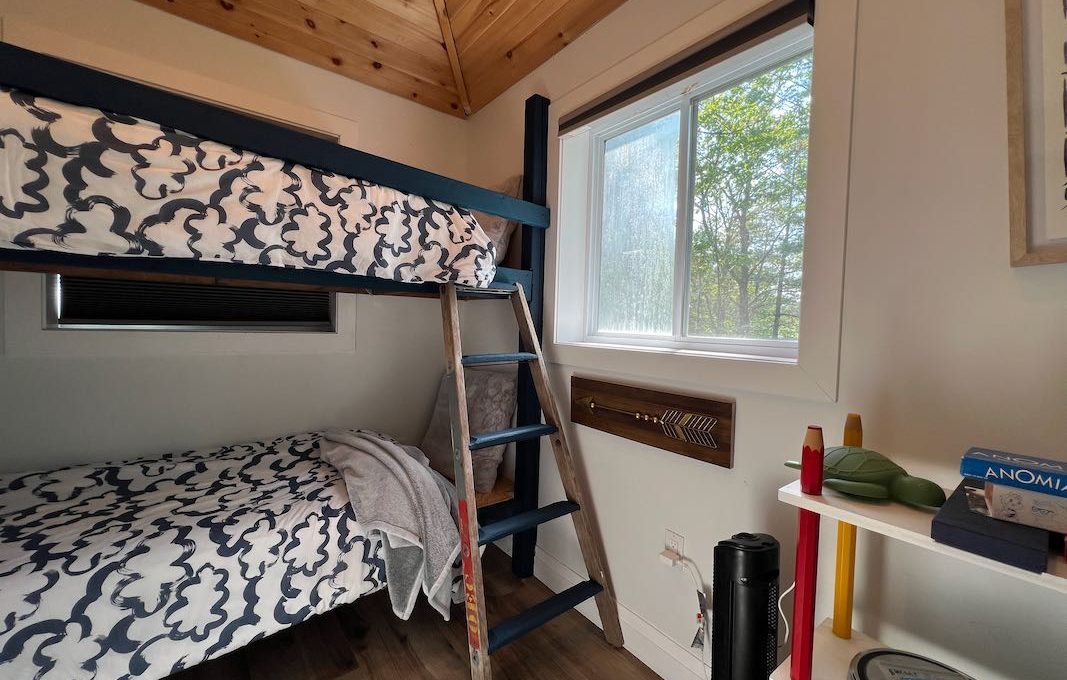 Family-Dream-Cottages-on-Mississagua-Lake-46