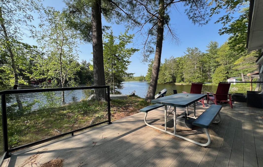 Family-Dream-Cottages-on-Mississagua-Lake-6