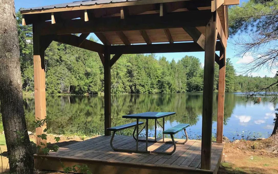 Family-Dream-Cottages-on-Mississagua-Lake-9