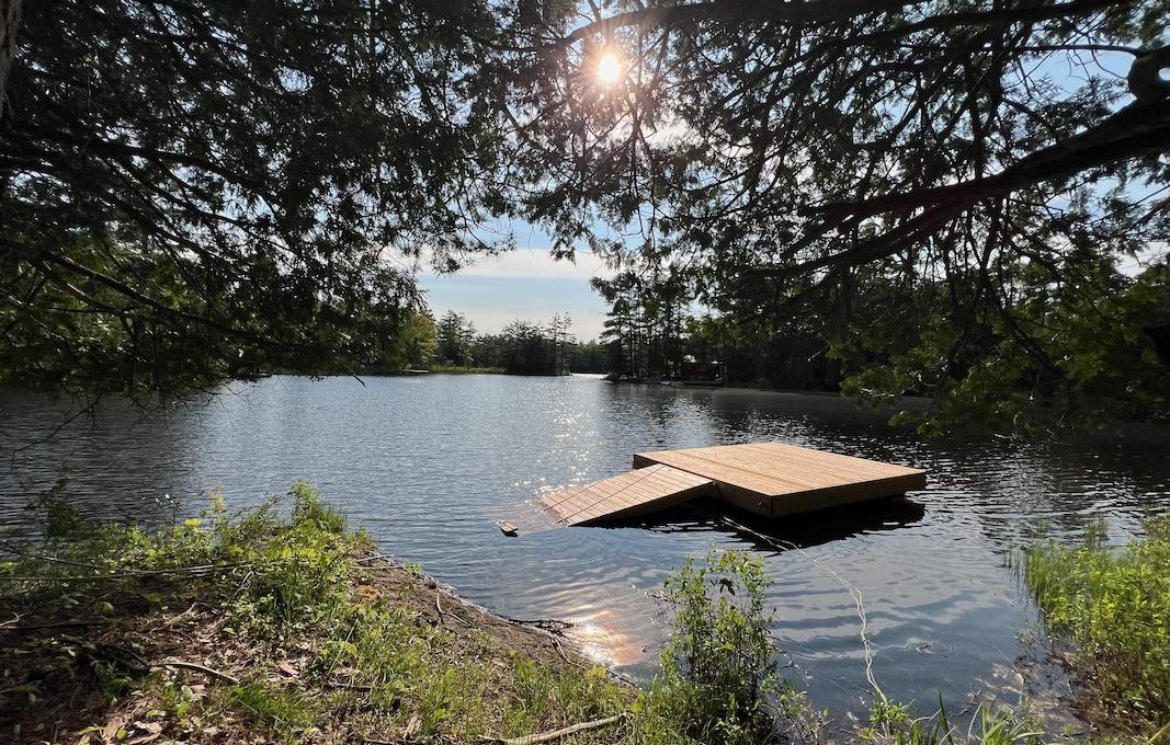 Family-Dream-Hilltop-Cottage-on-Mississagua-Lake-12