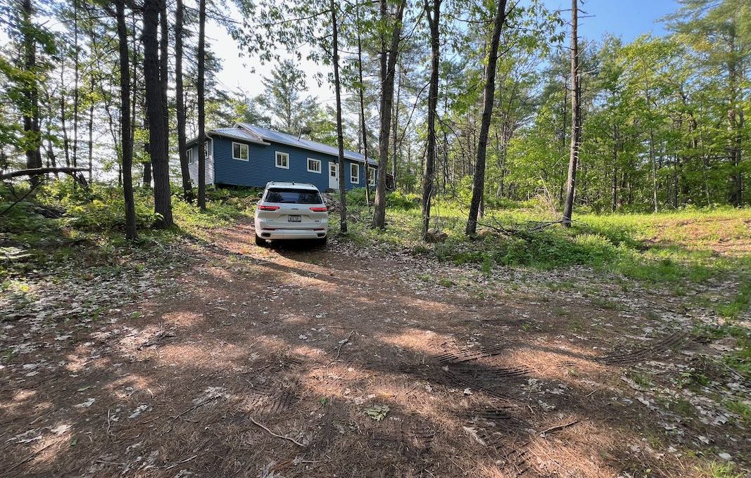 Family-Dream-Hilltop-Cottage-on-Mississagua-Lake-36