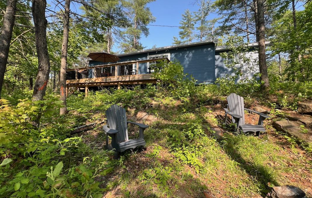 Family-Dream-Hilltop-Cottage-on-Mississagua-Lake-6