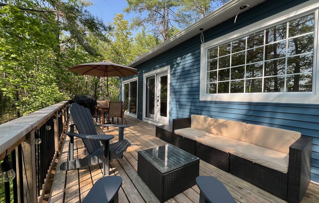 Family-Dream-Hilltop-Cottage-on-Mississagua-Lake-7