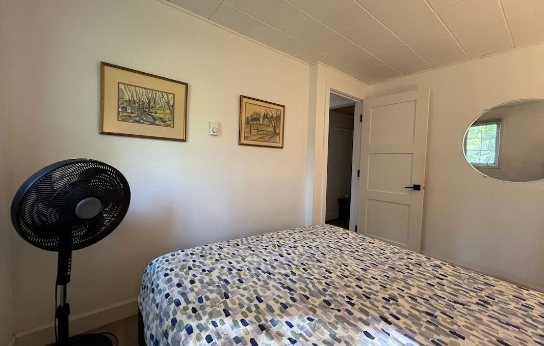 Family-Dream-Lakehouse-Cottage-on-Mississagua-Lake-38