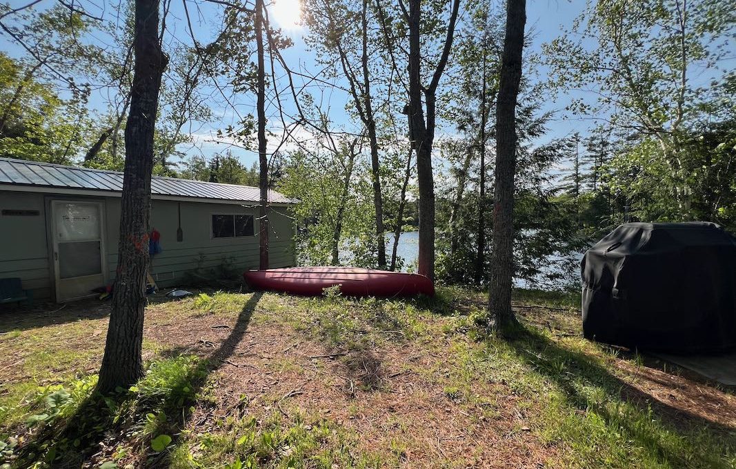 Family-Dream-Lakehouse-Cottage-on-Mississagua-Lake-5