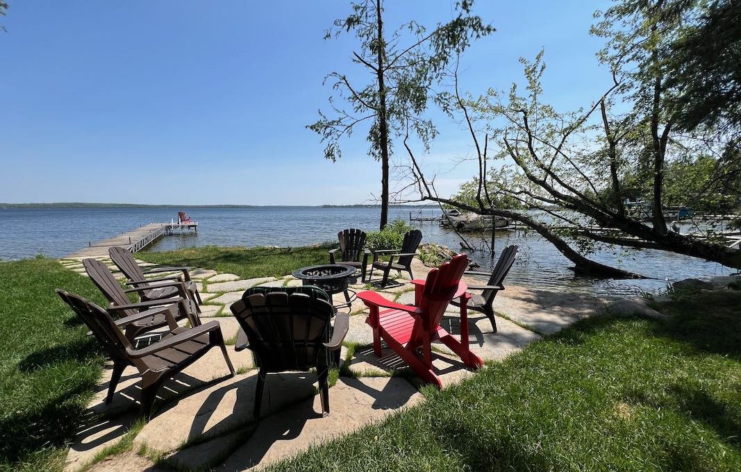 Waterfront-Cottage-On-Camelot-Balsam-Lake-11