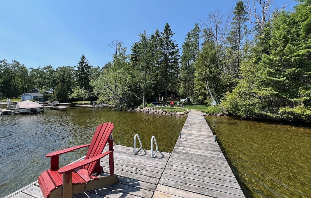 Waterfront-Cottage-On-Camelot-Balsam-Lake-2