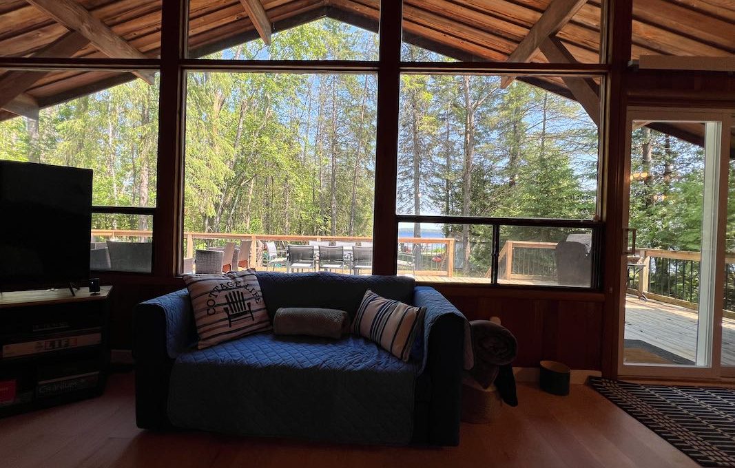 Waterfront-Cottage-On-Camelot-Balsam-Lake-29