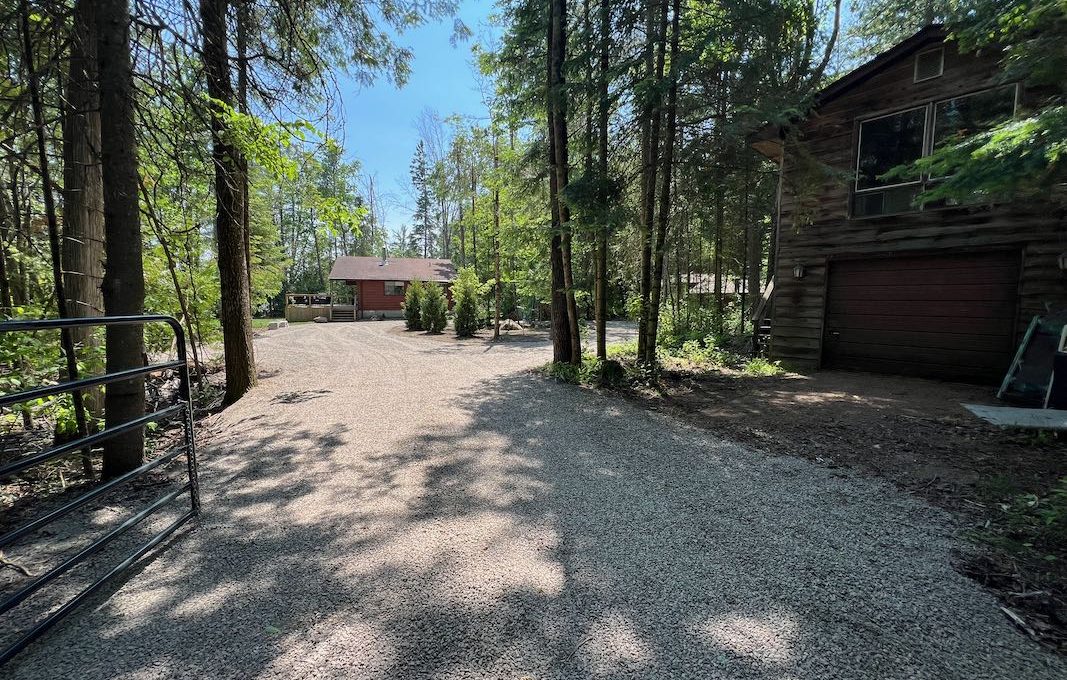Waterfront-Cottage-On-Camelot-Balsam-Lake-38