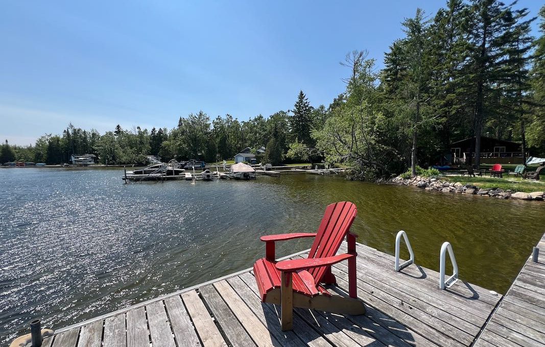 Waterfront-Cottage-On-Camelot-Balsam-Lake-5