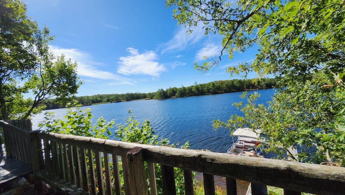 Chalet-Loucks-Lake-12