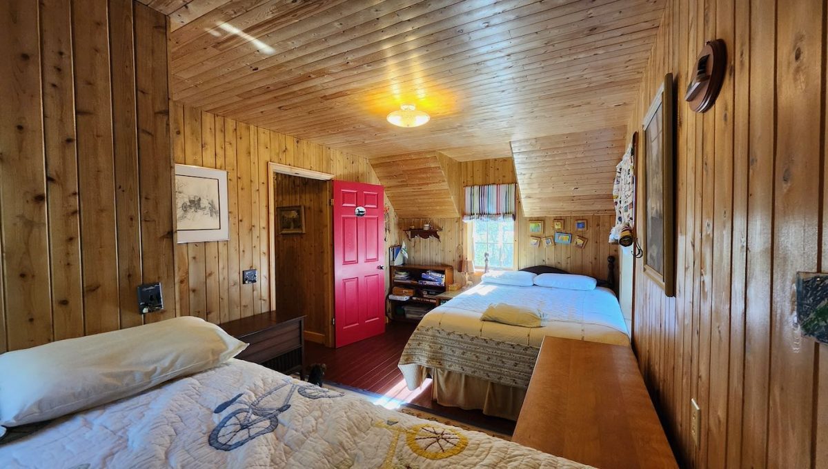 Chalet-Loucks-Lake-38