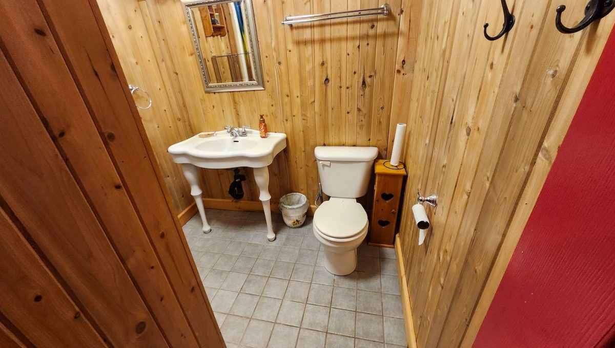 Chalet-Loucks-Lake-41