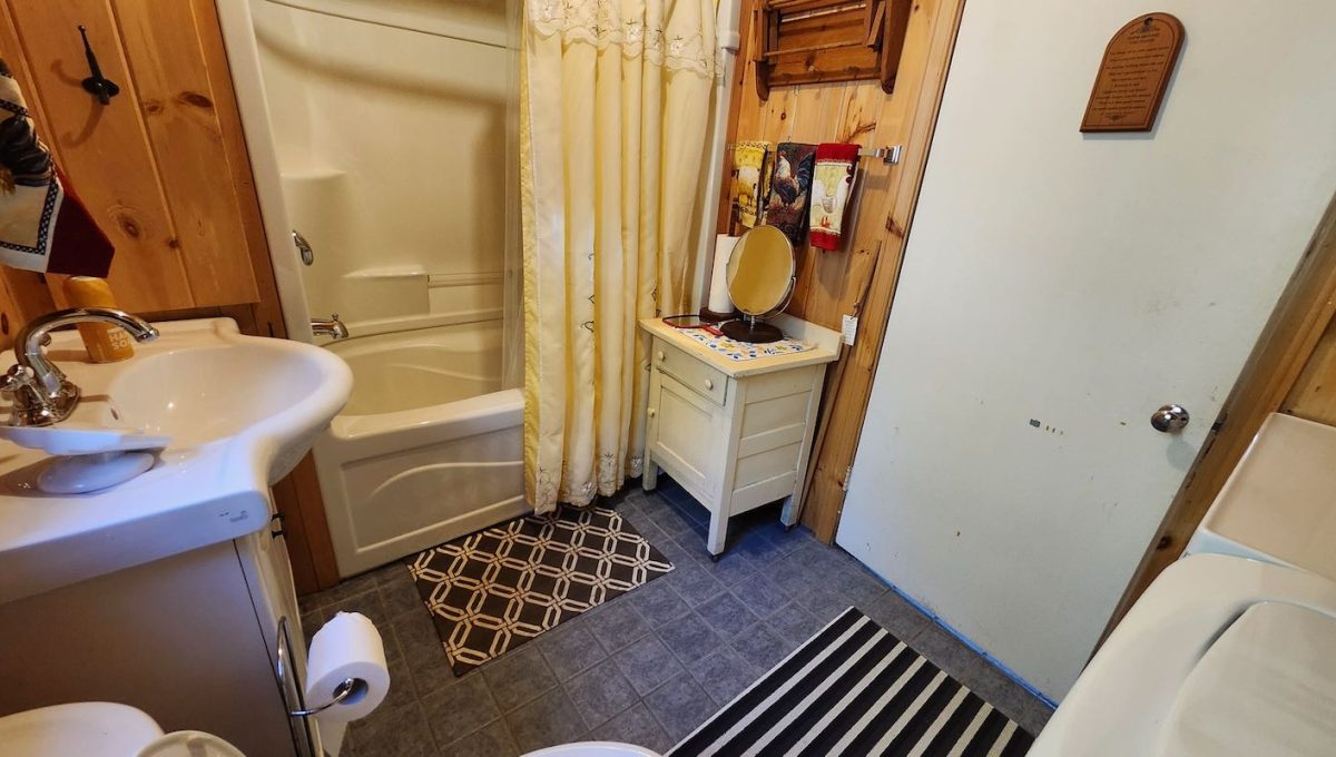 Loucks-Lake-Getaway-1 - 35